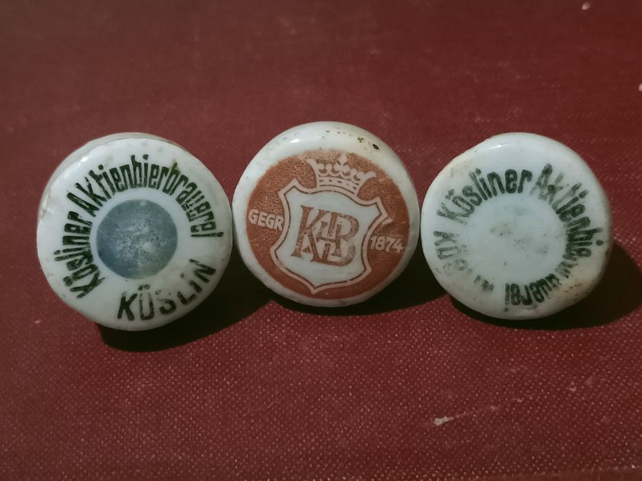 Koslin Koszalin zestaw porcelanek Birofilia stare butelki