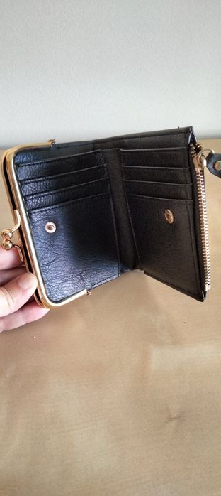 Duas carteiras em bom estado e baratas