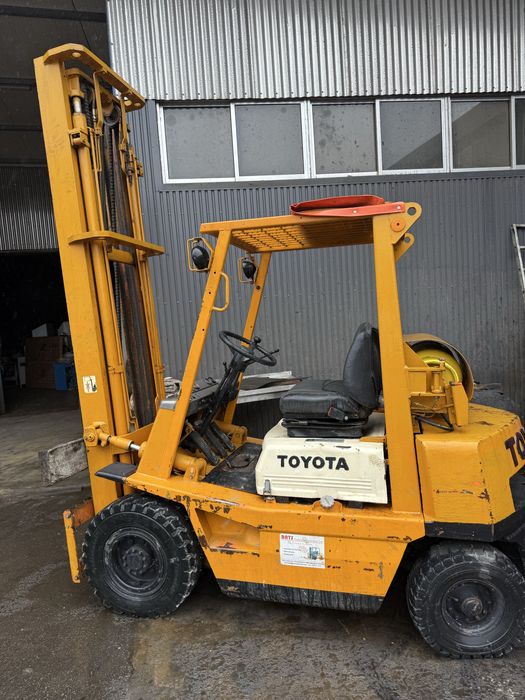 Empilhador toyota 2000 kgrs gas