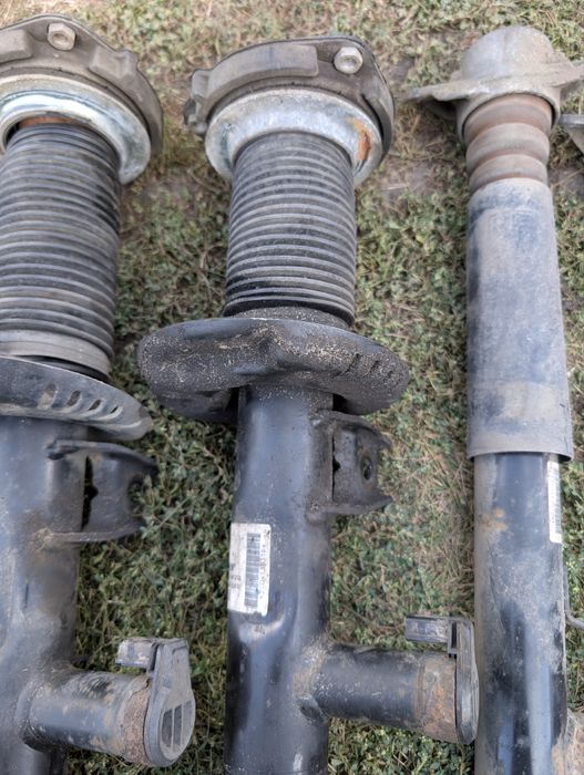 Комплект амортизаторів VW CC