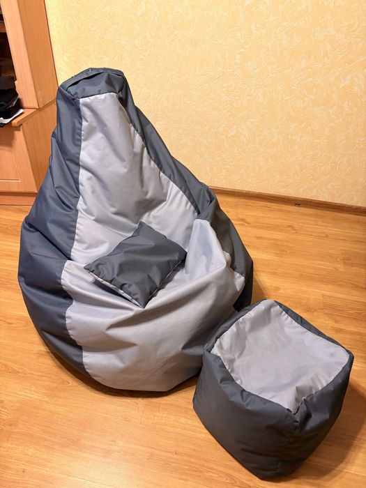 Набір, крісло мішок, пуф і подушка. Новий, не був у використанні !