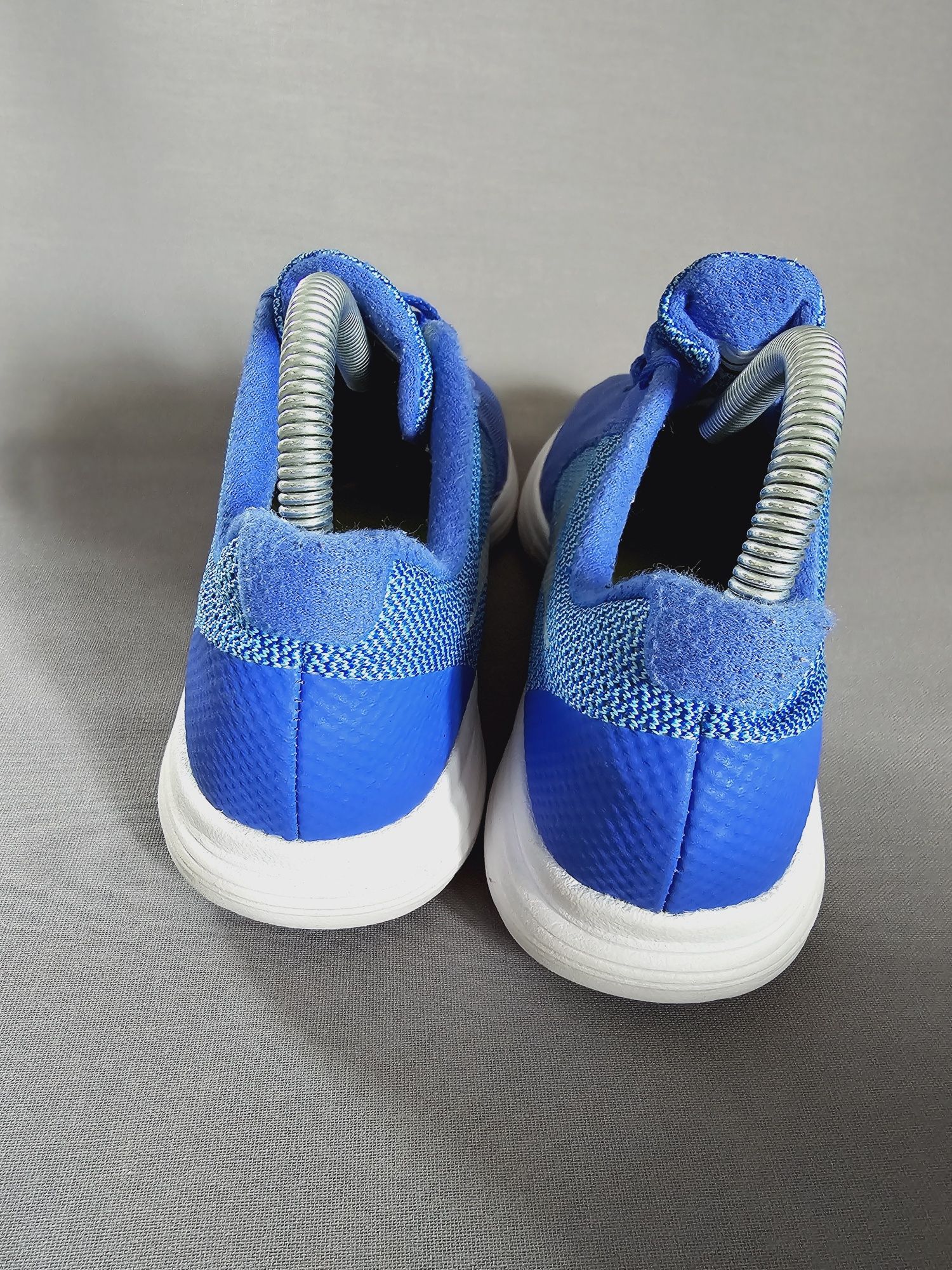 Nike Revolution 3 Gs r.38
