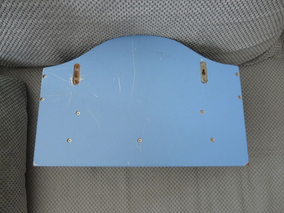 Niebieska drewniana półka z wieszakami Kubuś Puchatek
