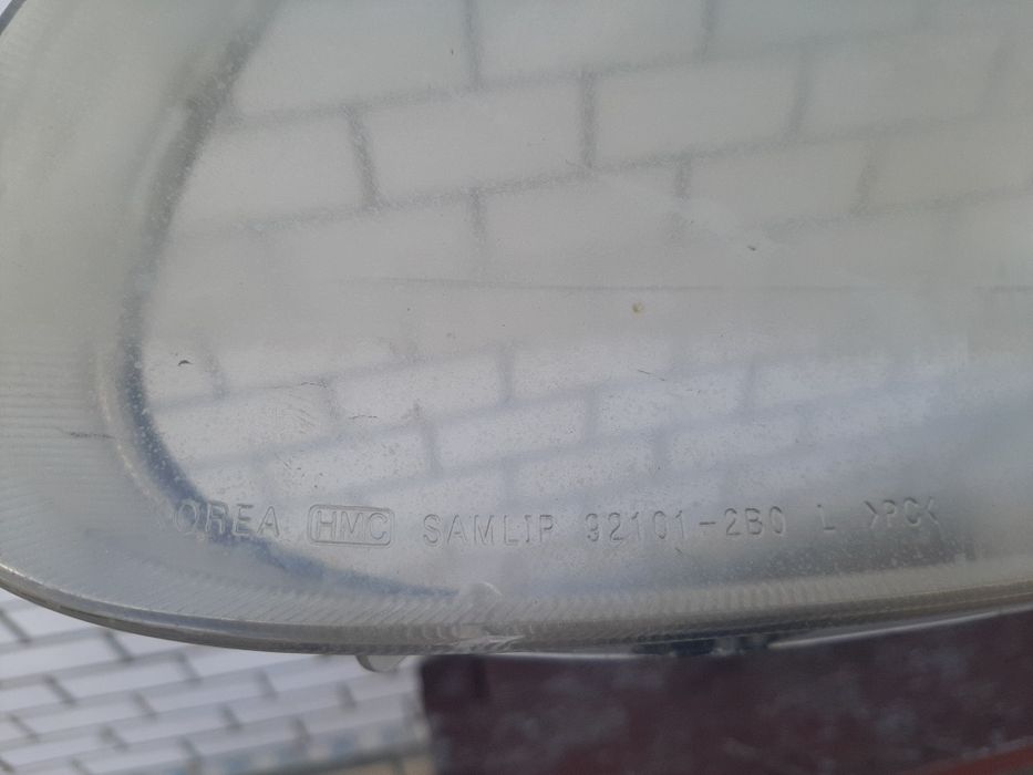 Продам скло фар від Хюндай Санта Фе 2010 року (Корея)