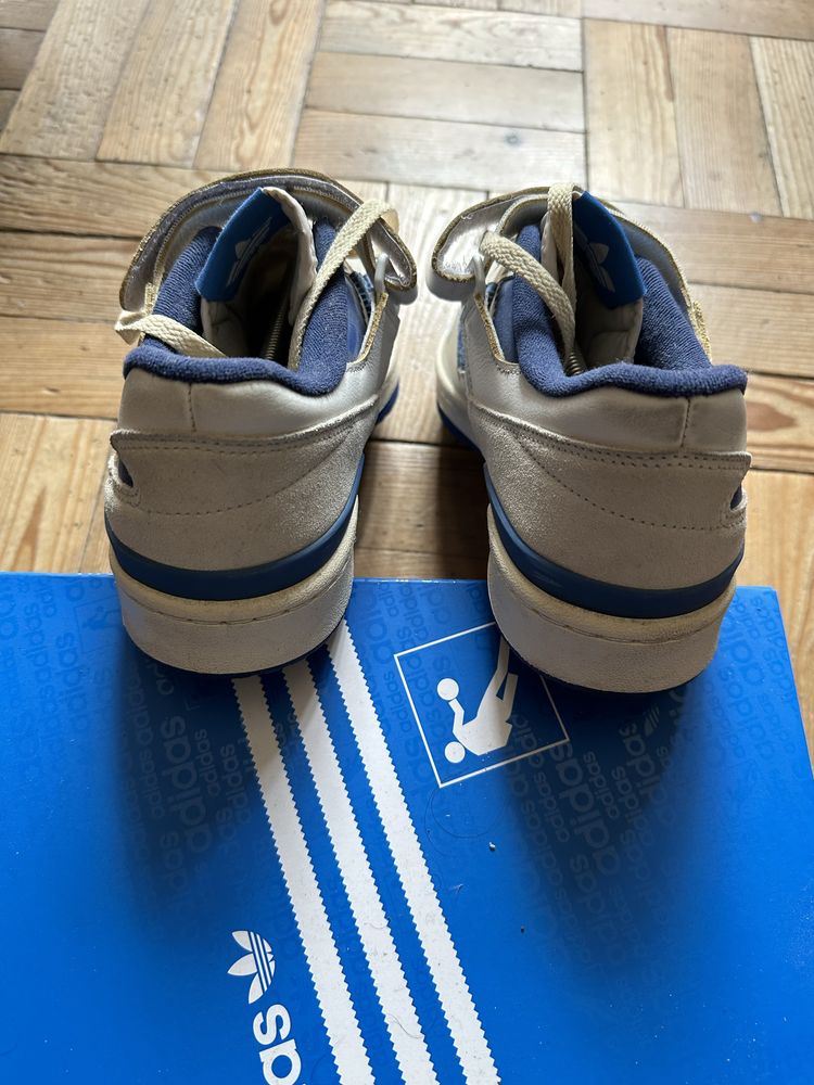 Adidas forum 84 azuis e brancos