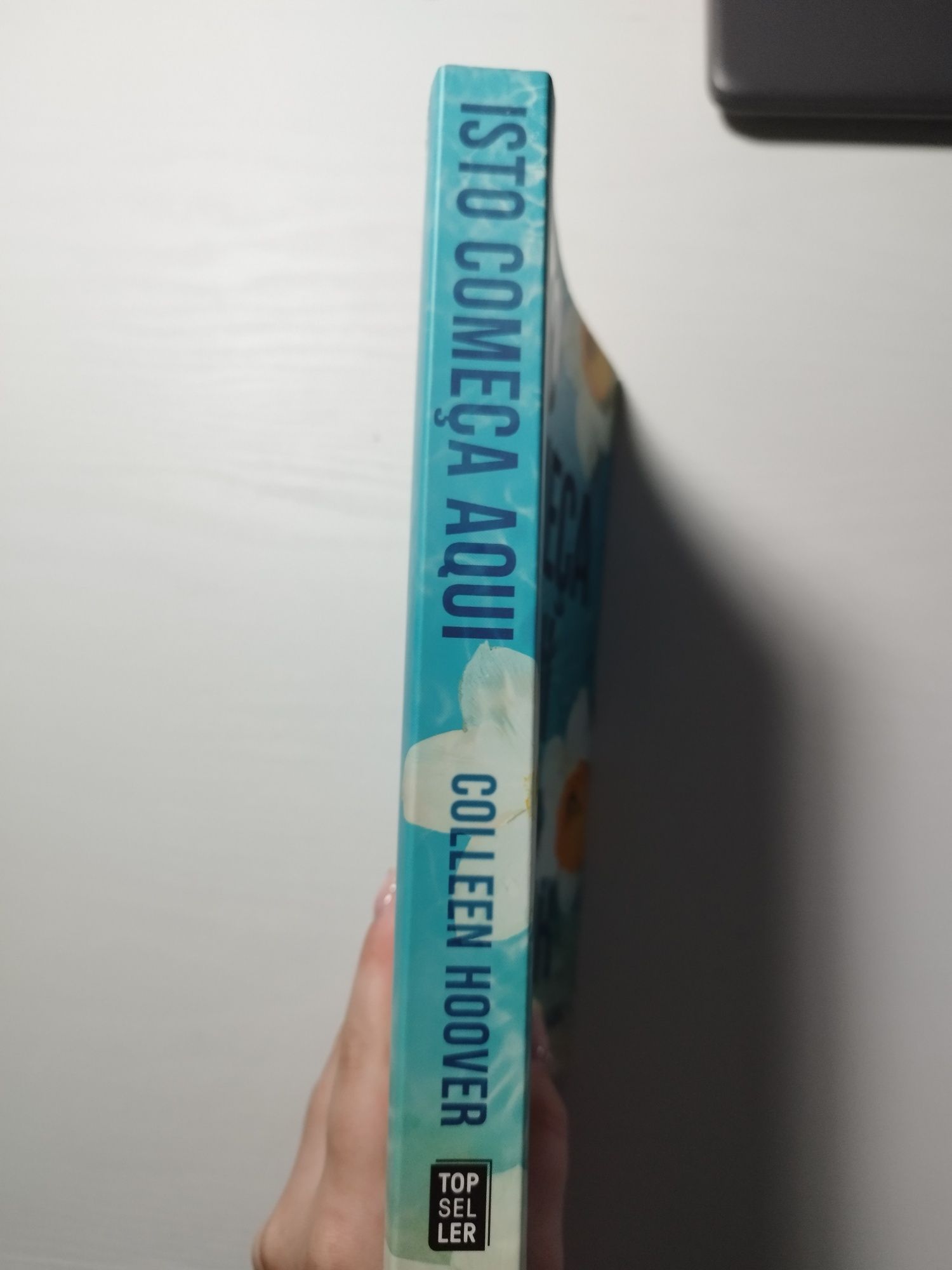 Livro Isto começa aqui