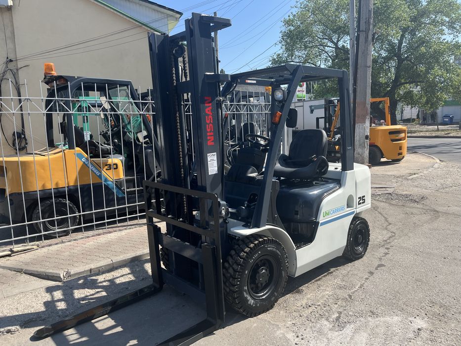 Вилковий навантажувач Nissan-Unicarriers, вилочный погрузчик