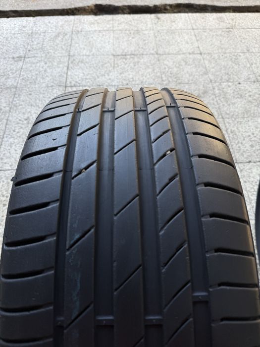 Pneus semi-novos 255/30R20