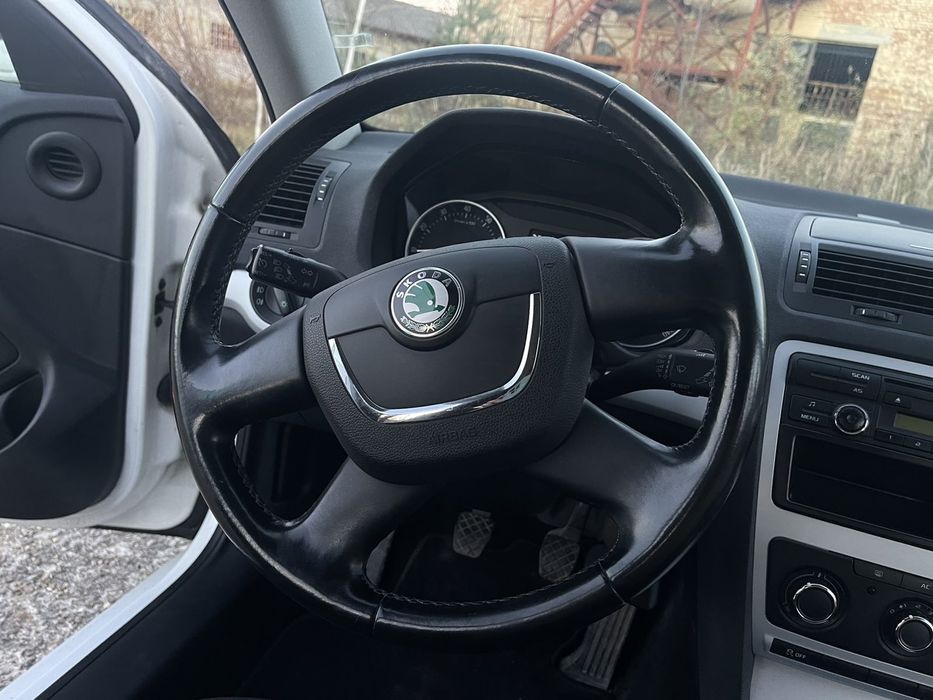 Продам  машину Шкоду (Skoda Octavia)