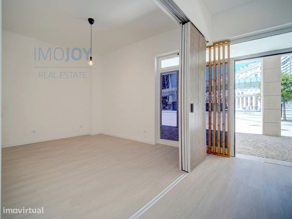Loja transformada em Apartamento T2 a Estrear com Terraço e Garagem...