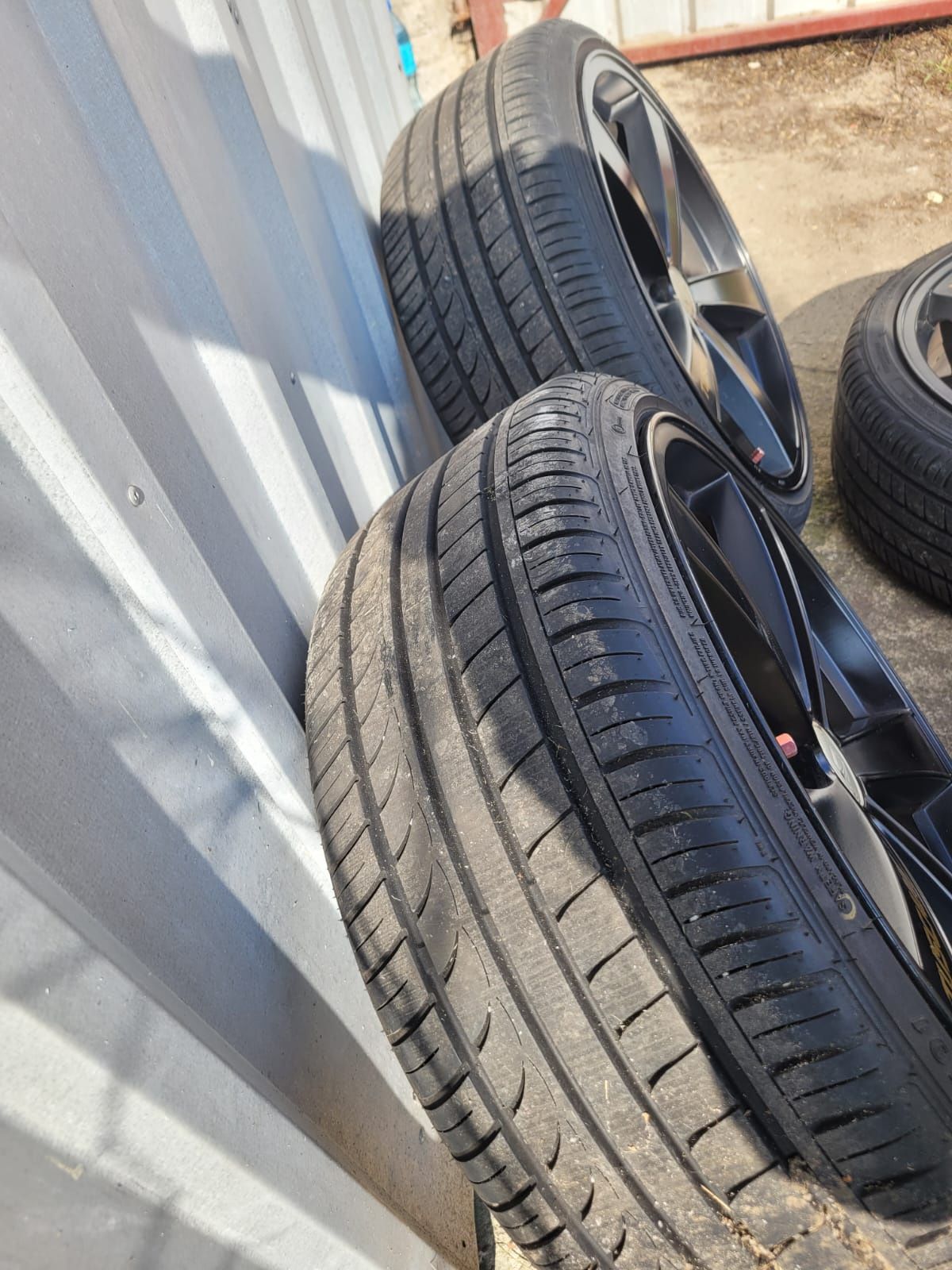 Alufelgi 19 cali 5x114.3 ET35 opony lato 225/35/19 7mm Hyundai Kia