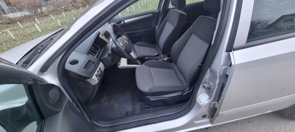 Opel Astra 1,6B 116PS  Uwaga tylko 134tyś km Xsenony Oryginalny lakier