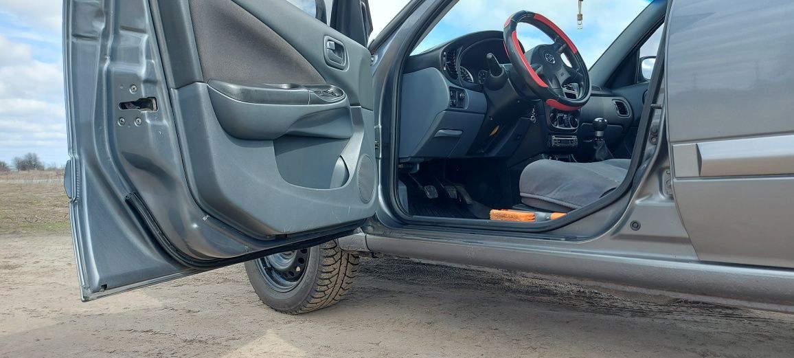 Nissan Almera H16 1.8 2005