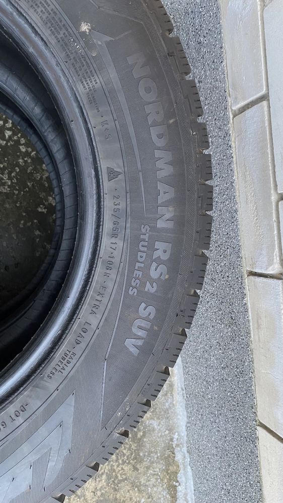 Продам Резину 235/65 R17