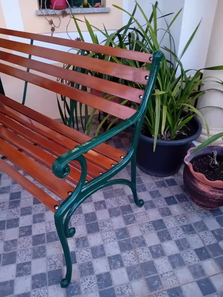 Banco jardim antigo em ferro