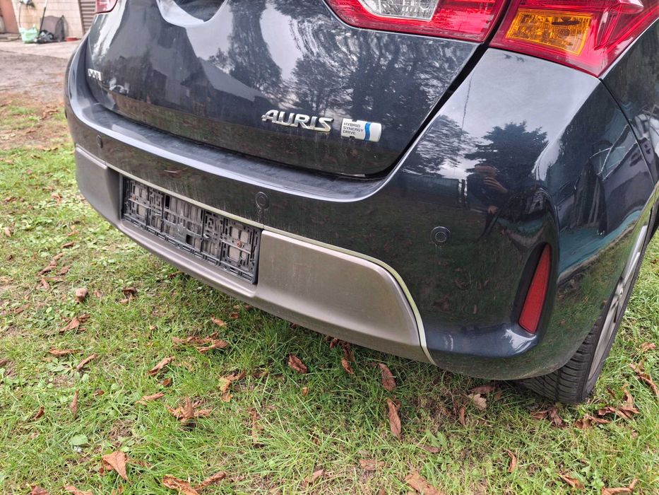 Toyota Auris 2 II 1H2 zderzak tylny tyl hatchback pdc czujniki hb