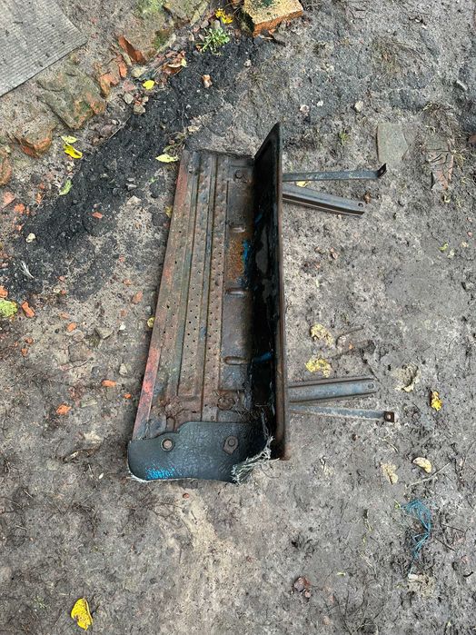 Подножка Б\У. !.