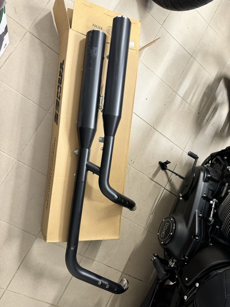 Tłumiki tłumik wydech Harley Davidson Street Bob FXBB 2023r