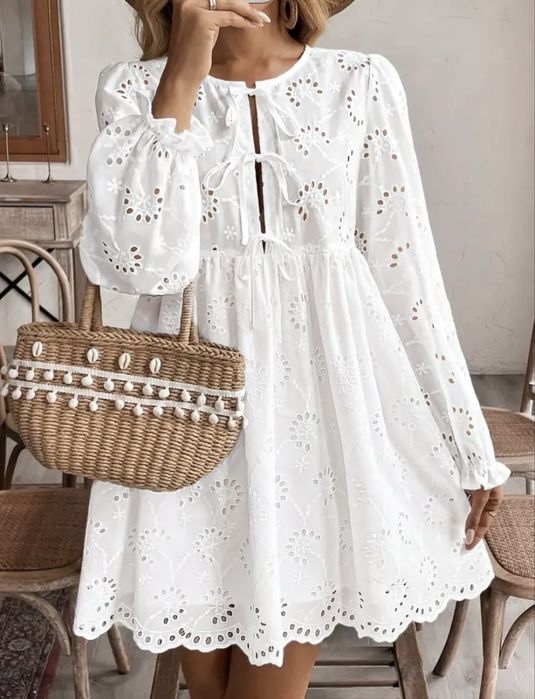 Сукня жіноча біла