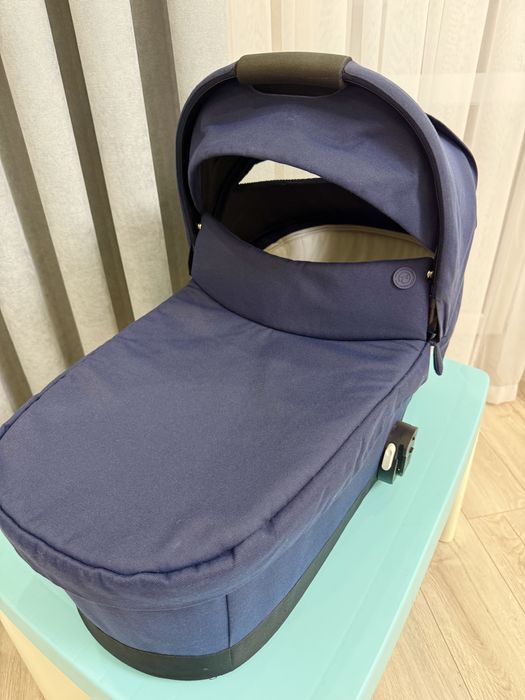 Люлька Cybex Balios S та адаптери