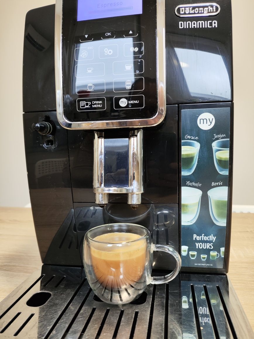 Ekspres do kawy DeLonghi Dynamica ECAM  mały przebieg350.55.B mały prz