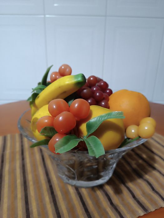 Adorno. Taça Cristal Grande e frutas decorativas