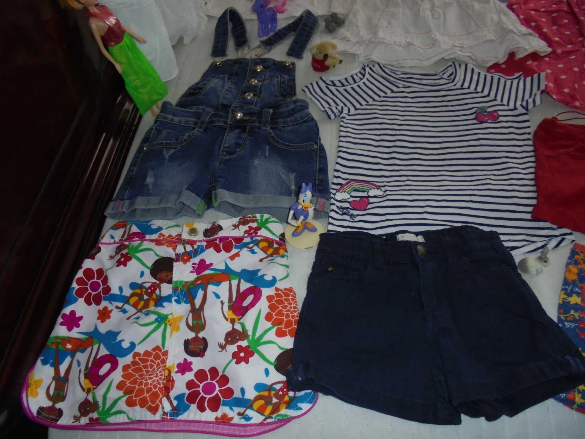 lote de roupa de menina a boneca
