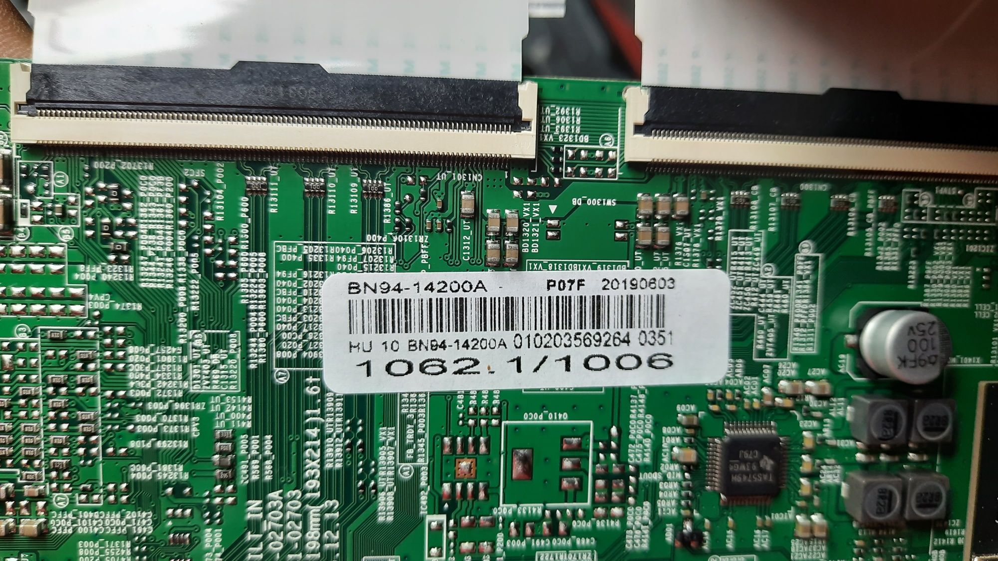 Vendo placa main board de TV led Samsung UE55RU7105K