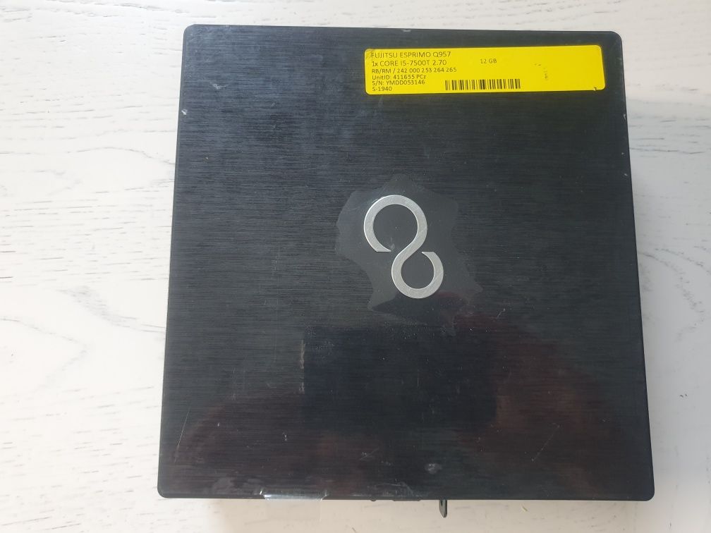 Fujitsu Esprimo Q957 i5-7500T 7th gen. Ram 12GB SSD M2 128GB
