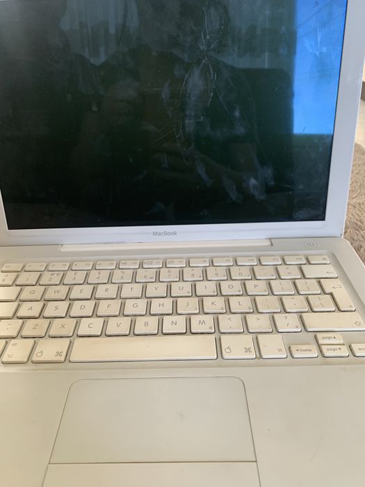Продам Макбук на запчастини