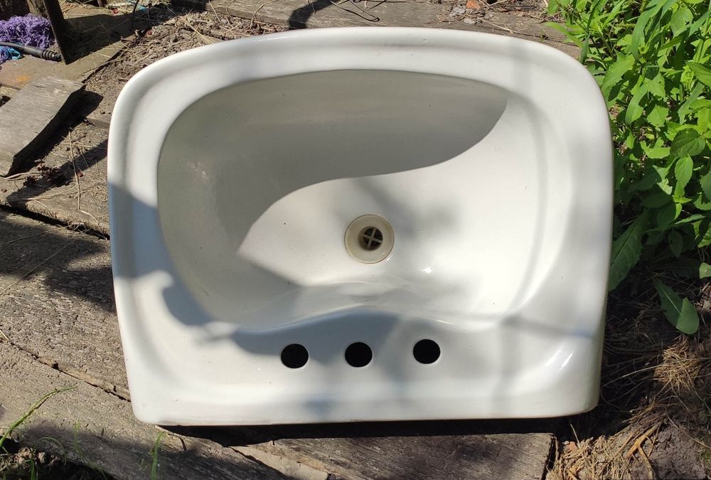 Раковина керамічна біла вживана