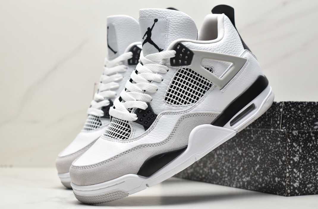 Nike Air Jordan 4 Retro ”Military black” DH6927-