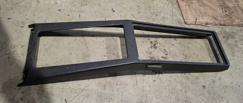 Ramka podłokietnika osłona z przyciskiem Mercedes SL R129