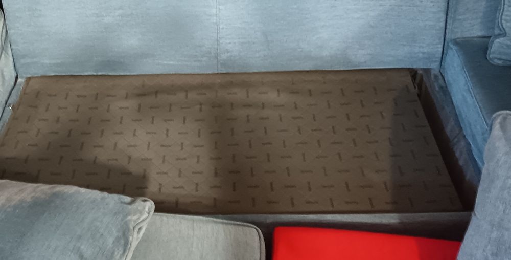 Sofá chaise longue faz cama casal