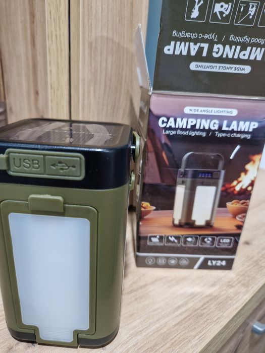 Luz camping solar recarregável.  Nova
