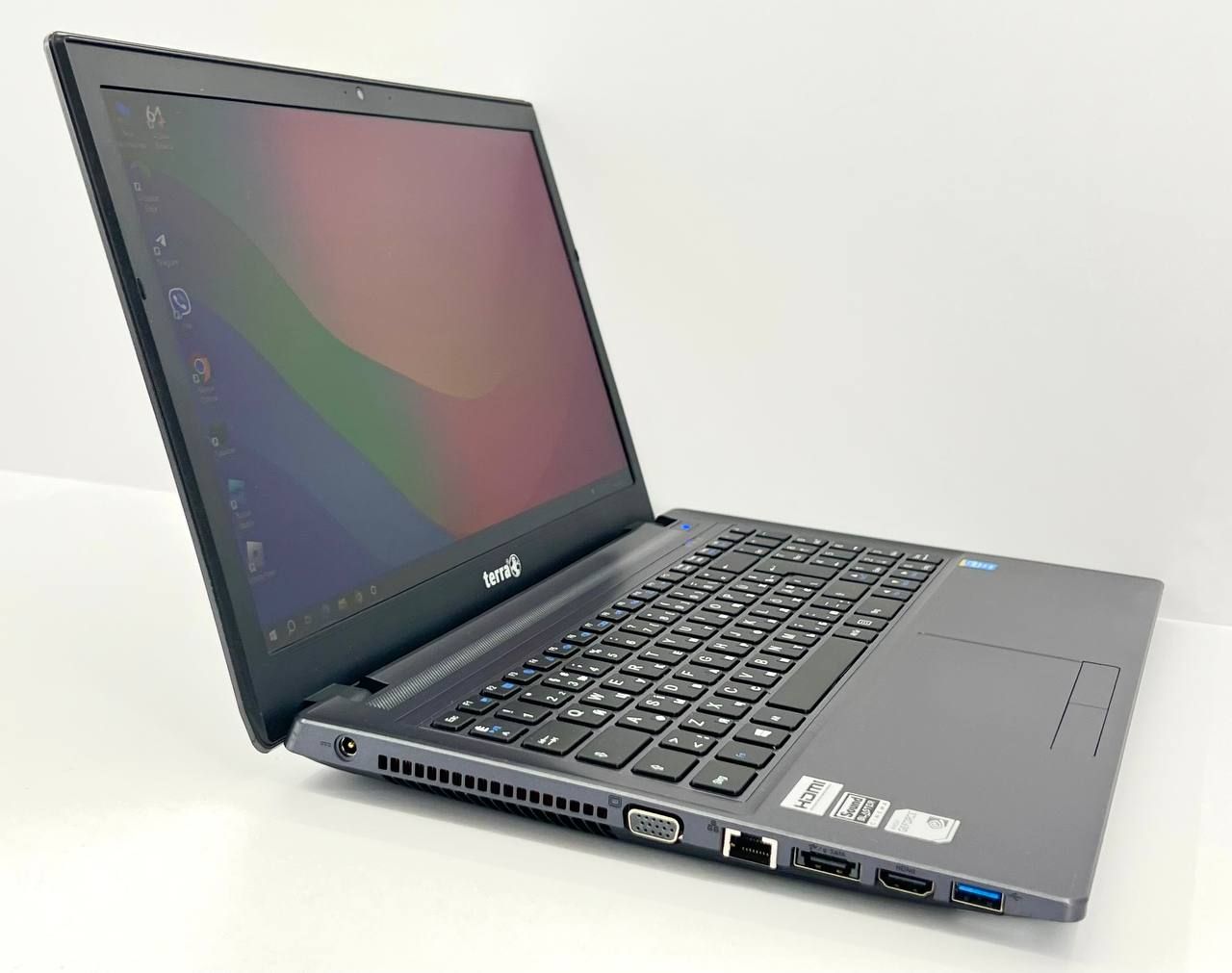 Ноутбук Terra Mobile 1548P (i3-4100M/8GB/120GB + 500GB HDD) ID3901 б/в