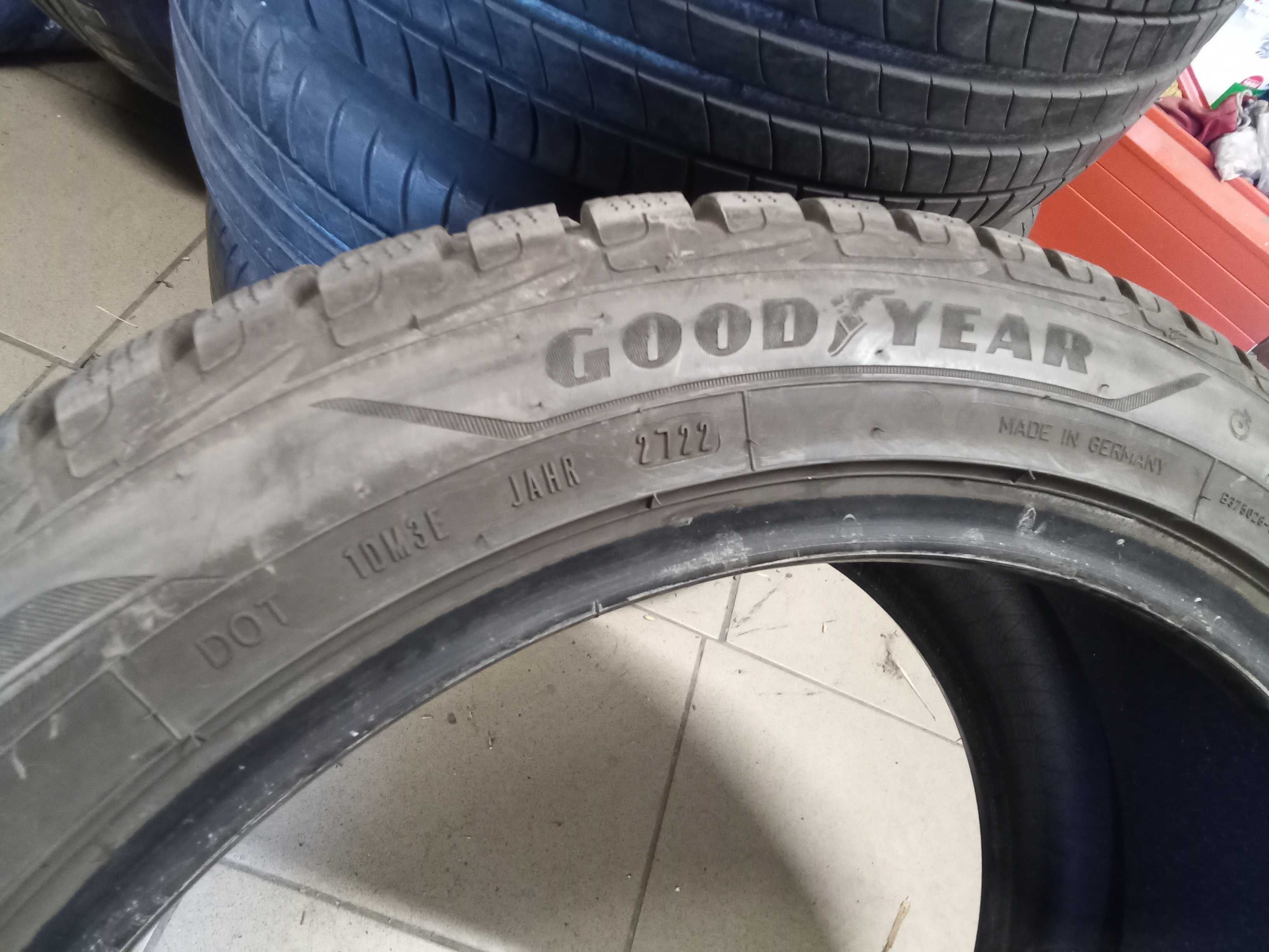 Opony zimowe 255/45 R19 Goodyear 22r.