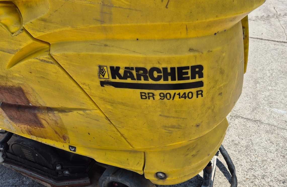 Szorowarka myjka elektryczna do podłóg powierzchni Karcher Br 140 R
