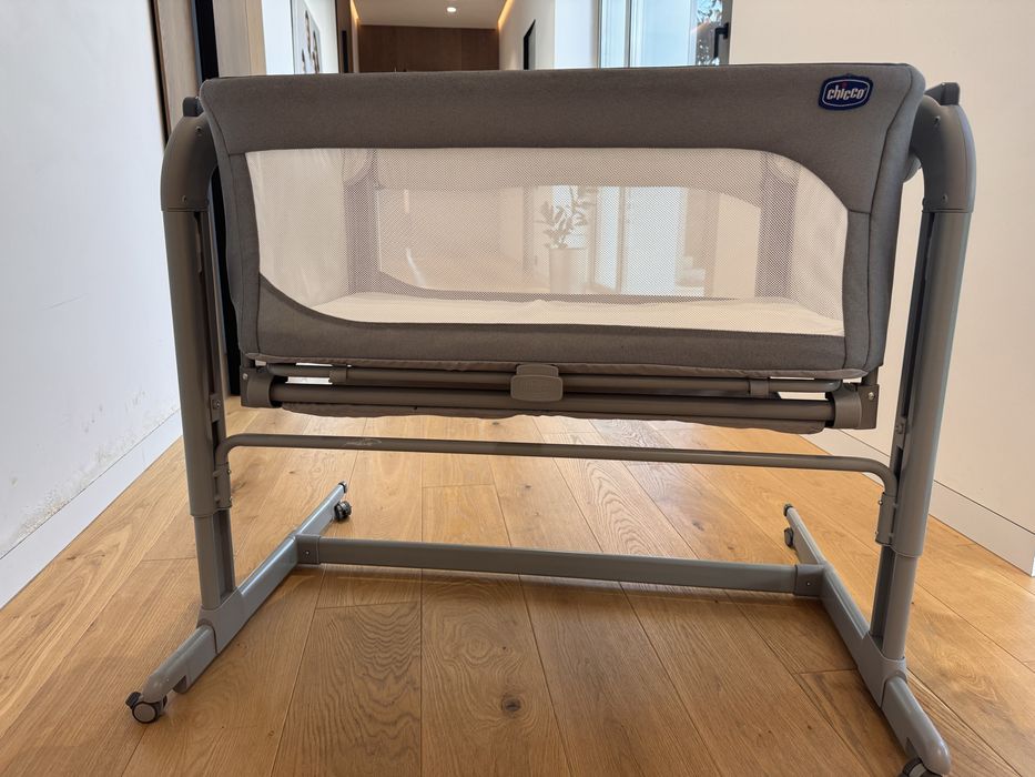 Дитяче ліжко Chicco Next 2 Me Magic з режимом заколисування