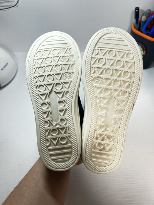 Продам кеди / взуття в садочок