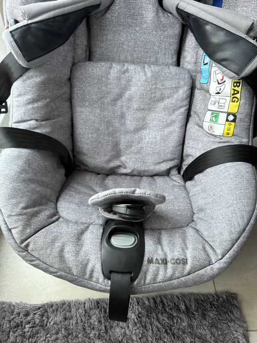 Maxi-Cosi AxissFix i-size 9-18 kg obrotowy