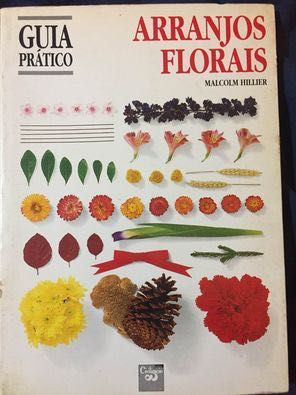 Livro Arranjos Florais, em formato de enciclopédia