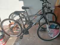 Bicicletas como novas pouco uso
