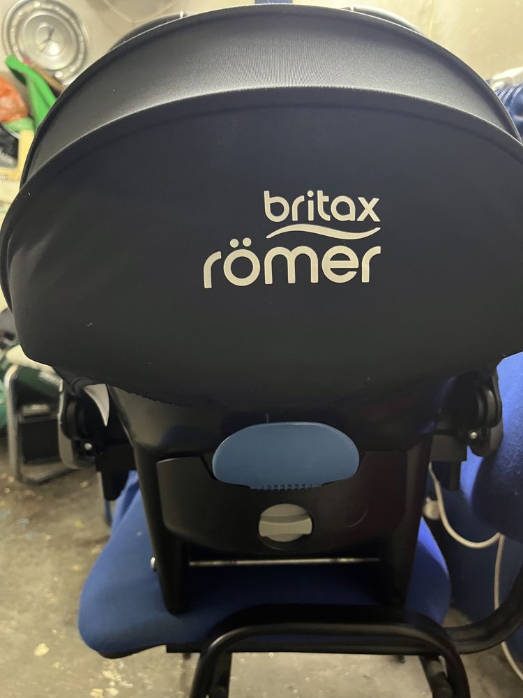Fotelik dziecięcy Britax Romer Baby Safe Plus II + Baza ISOFIX do 13kg