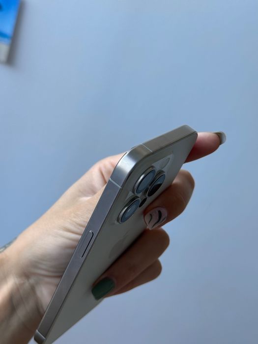iPhone 15 pro 256gb jak nowy biały