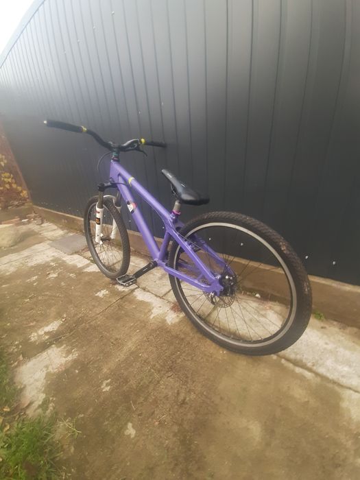 Rower dirt!! Do skakania stan dobry. Polecam gratisy