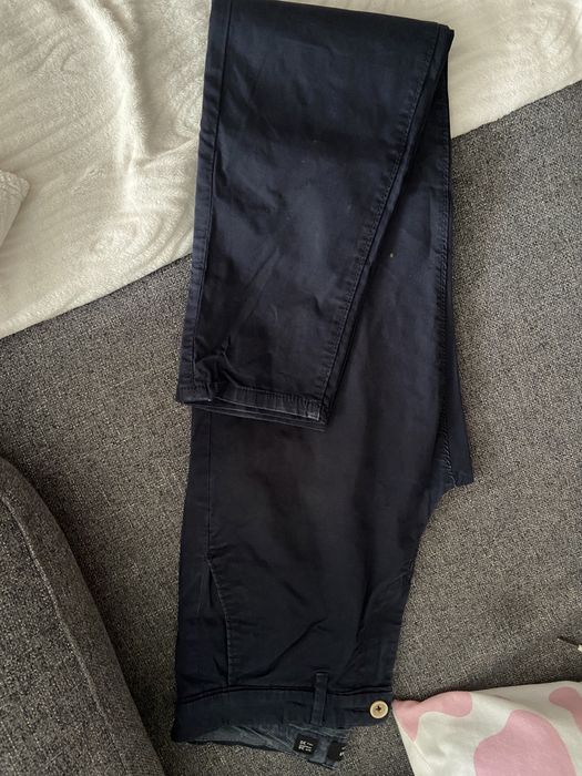 Calças masculinas em bom estado