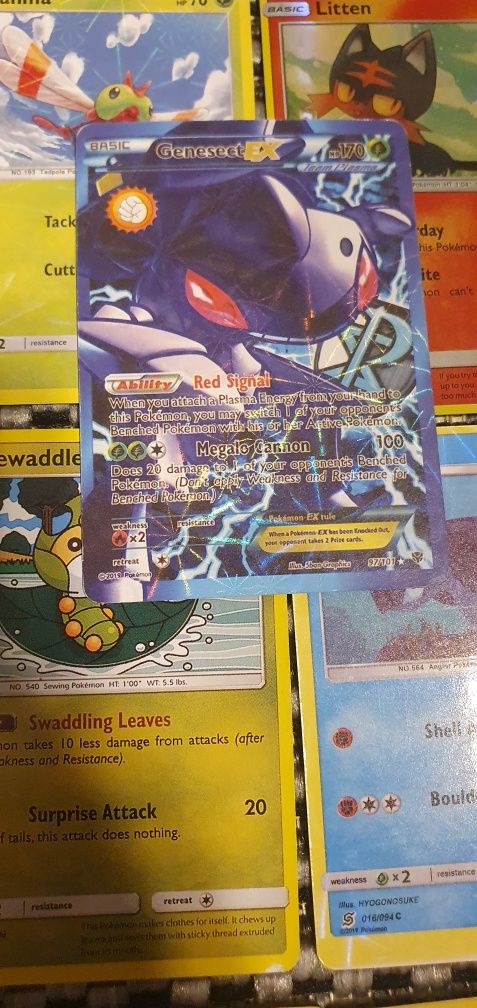 sprzedam karty pokemon kolekcjonerskie 50 sztuk
