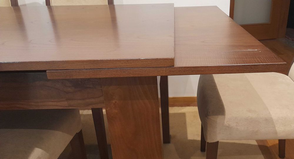 Mesa de sala de jantar com 6 cadeiras em cortisane