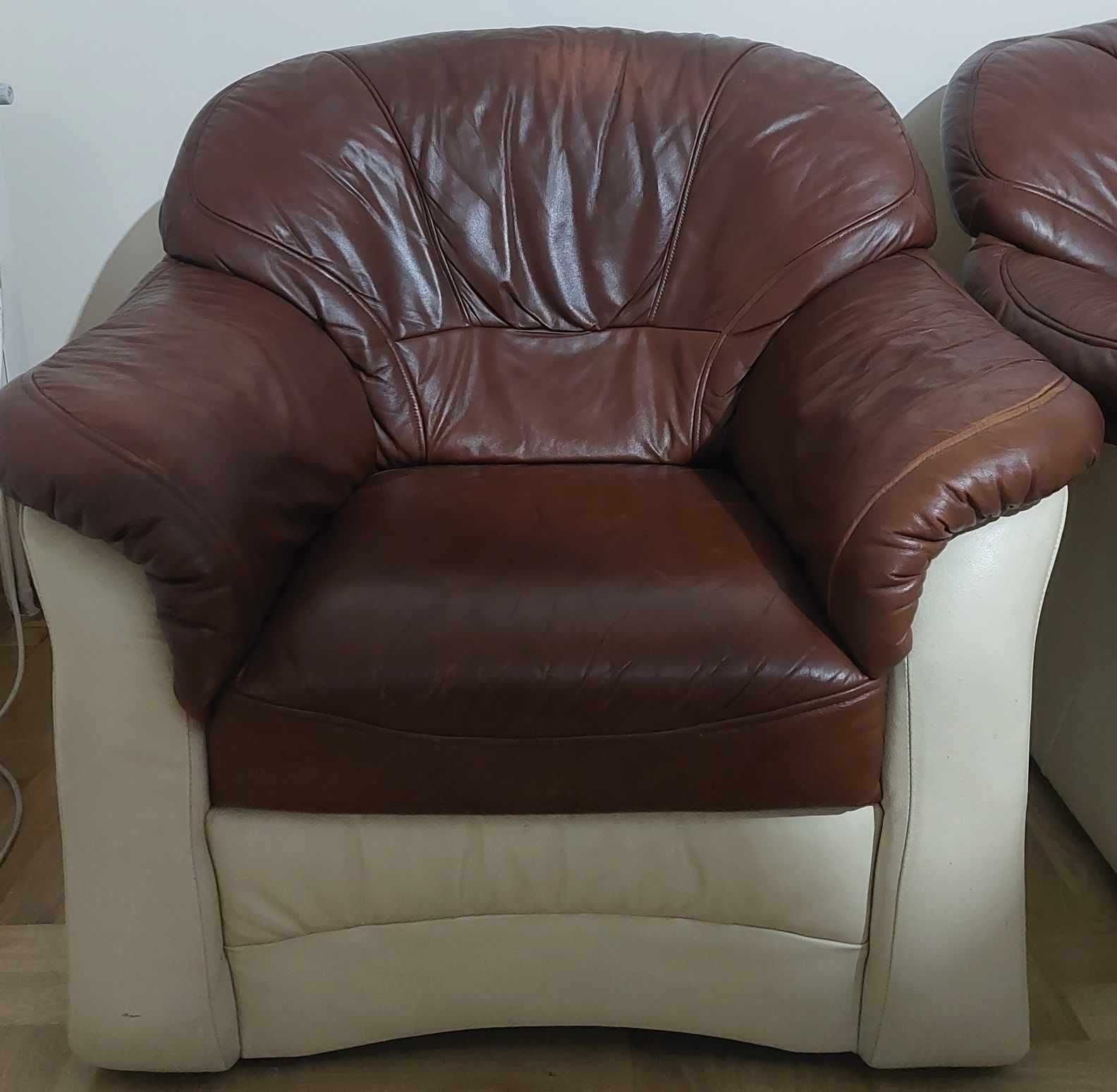 Komplet wypoczynkowy ( kanapa + dwa fotele)